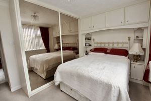 Principal bedroom- click for photo gallery